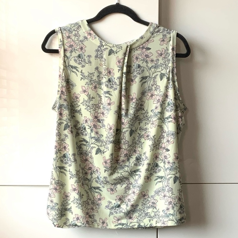 Karl Lagerfeld Sleeveless Blouse in Pale Green Size L